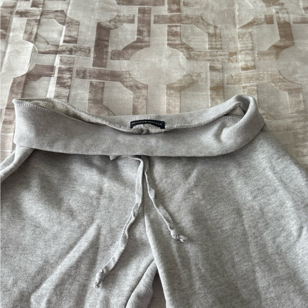 Brandy Melville low rise sweatpants open legged